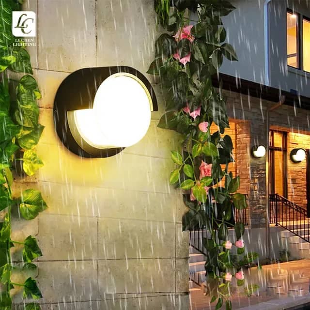 Elegant Outdoor Wall Light with Glass Shade. - View 1