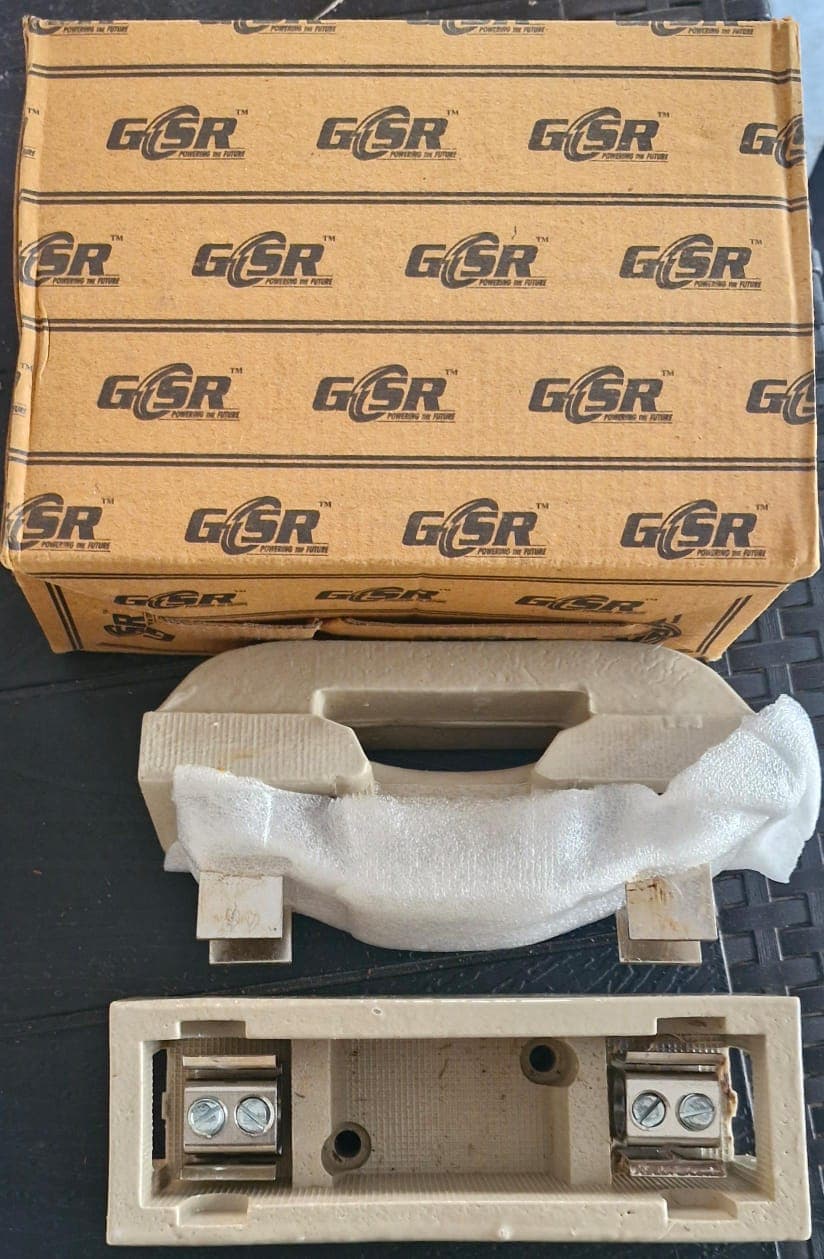 Heavy Duty Cut-Out Fuse Ceiling Fitting – Durable Electrical Protection for Lighting & Chandelier Installations. - View 1